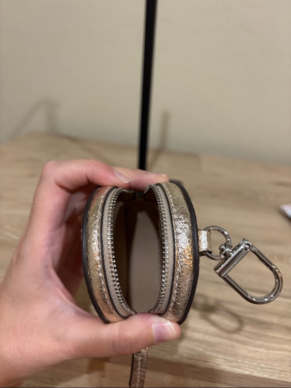 Tory Burch Metallic Champagne Round Coin Case - Picture 5 of 5